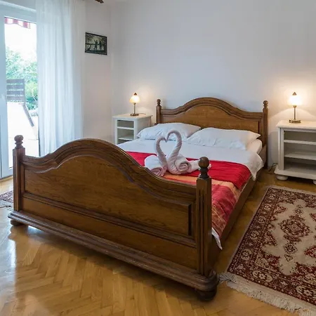 Karabaic Krk Apartamento