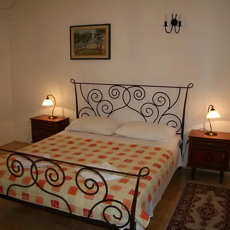 شقة Karabaic Krk كرك