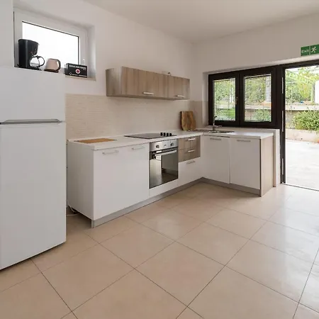 Karabaic Krk Apartament *