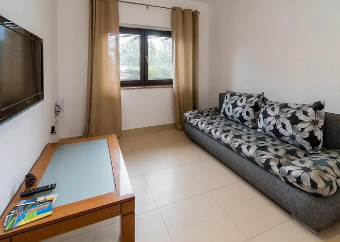 Karabaic Krk アパート *